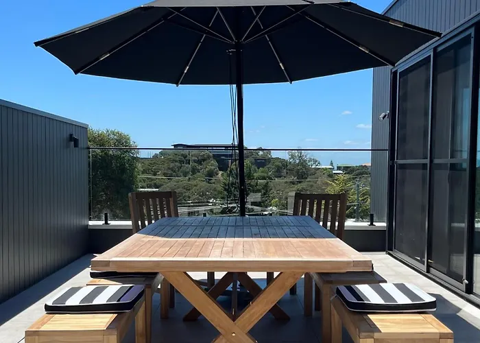 Panoramic Bayview Luxe Villa Rye